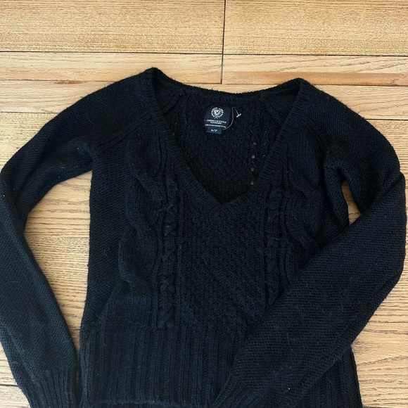 Soft cropped cable knit black fall sweater - Picture 1 of 8